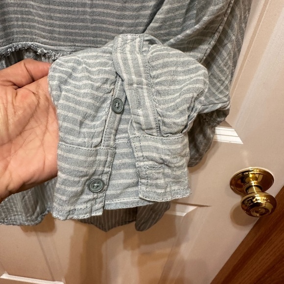 Free People We the free oversized Chambray white and blue stripe shirt Sz Small - Picture 3 of 8
